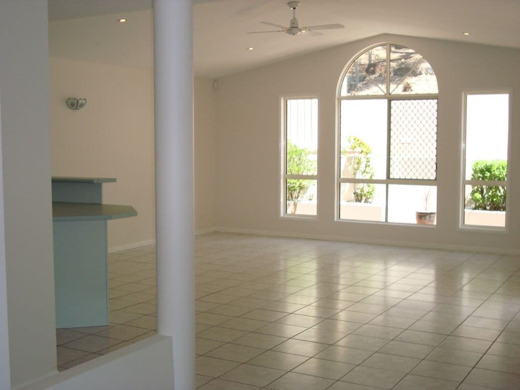10 Moorea Court, PACIFIC PINES QLD 4211, Pacific Pines - Thumbnail 6