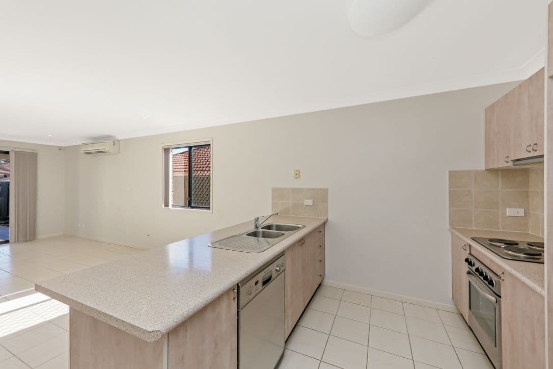 37 Jezabel Drive, Springfield Lakes QLD 4300, Springfield Lakes - Thumbnail 3