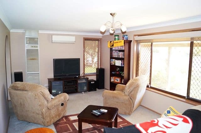 28 Matthews Avenue, ORANGE NSW 2800, Orange - Thumbnail 3