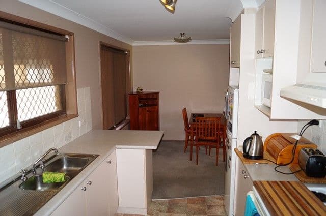 28 Matthews Avenue, ORANGE NSW 2800, Orange - Thumbnail 5
