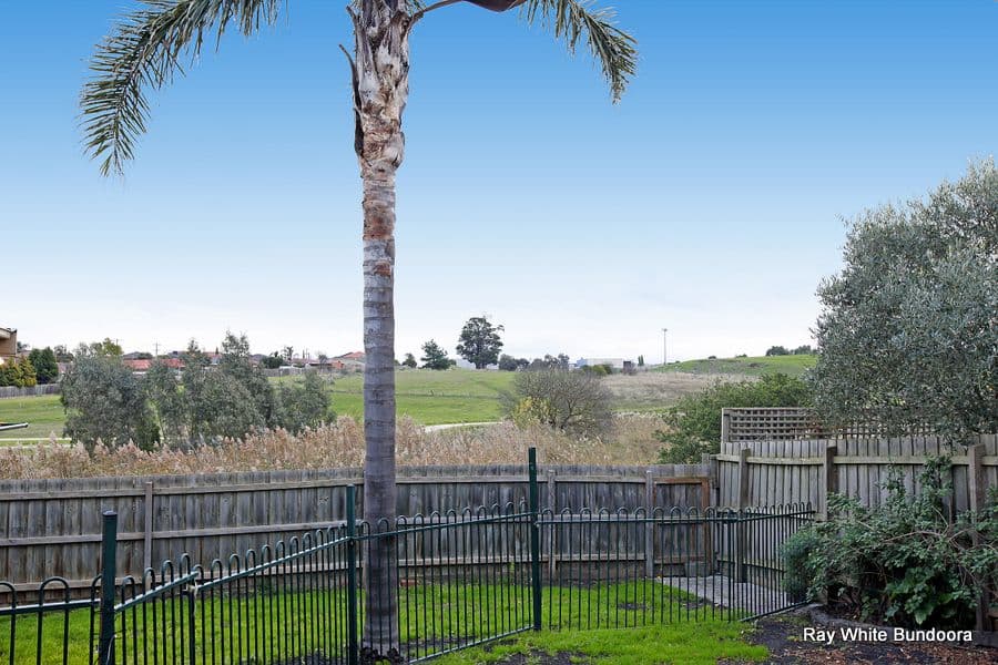 75 Cabernet Crescent, BUNDOORA VIC 3083, Bundoora - Thumbnail 5