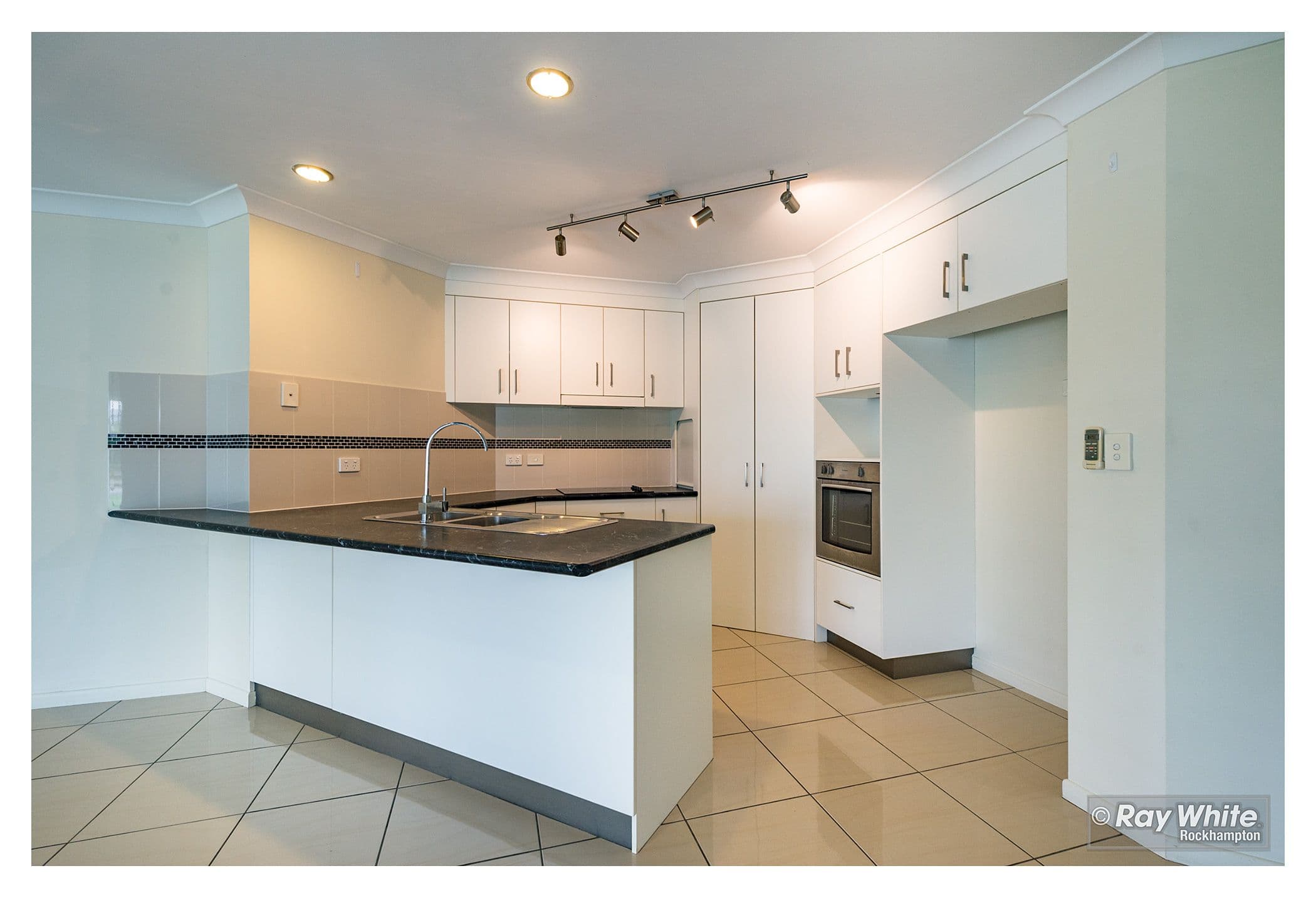 17 Laird Avenue, Norman Gardens QLD 4701, Norman Gardens - Thumbnail 3