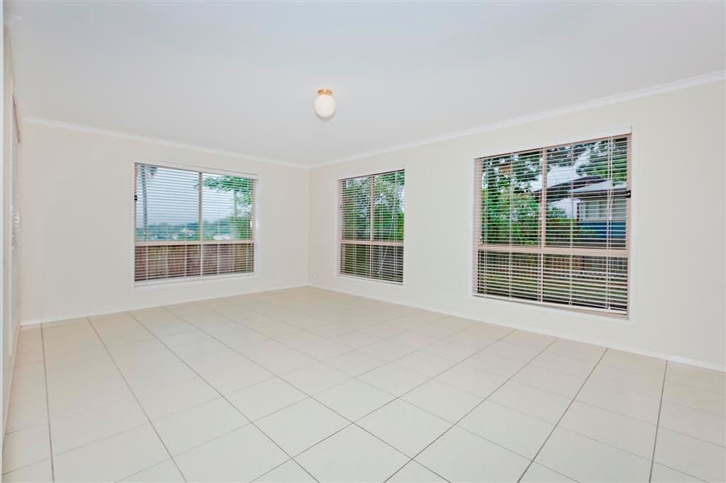 67 Pickthorne Street, HOLLAND PARK WEST QLD 4121, Holland Park West - Thumbnail 8