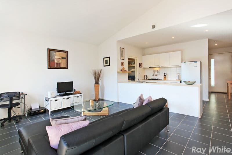 3 Paperbark Drive, PAKENHAM VIC 3810, Pakenham - Thumbnail 3