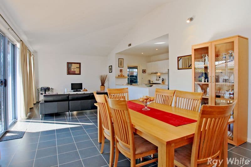 3 Paperbark Drive, PAKENHAM VIC 3810, Pakenham - Thumbnail 4
