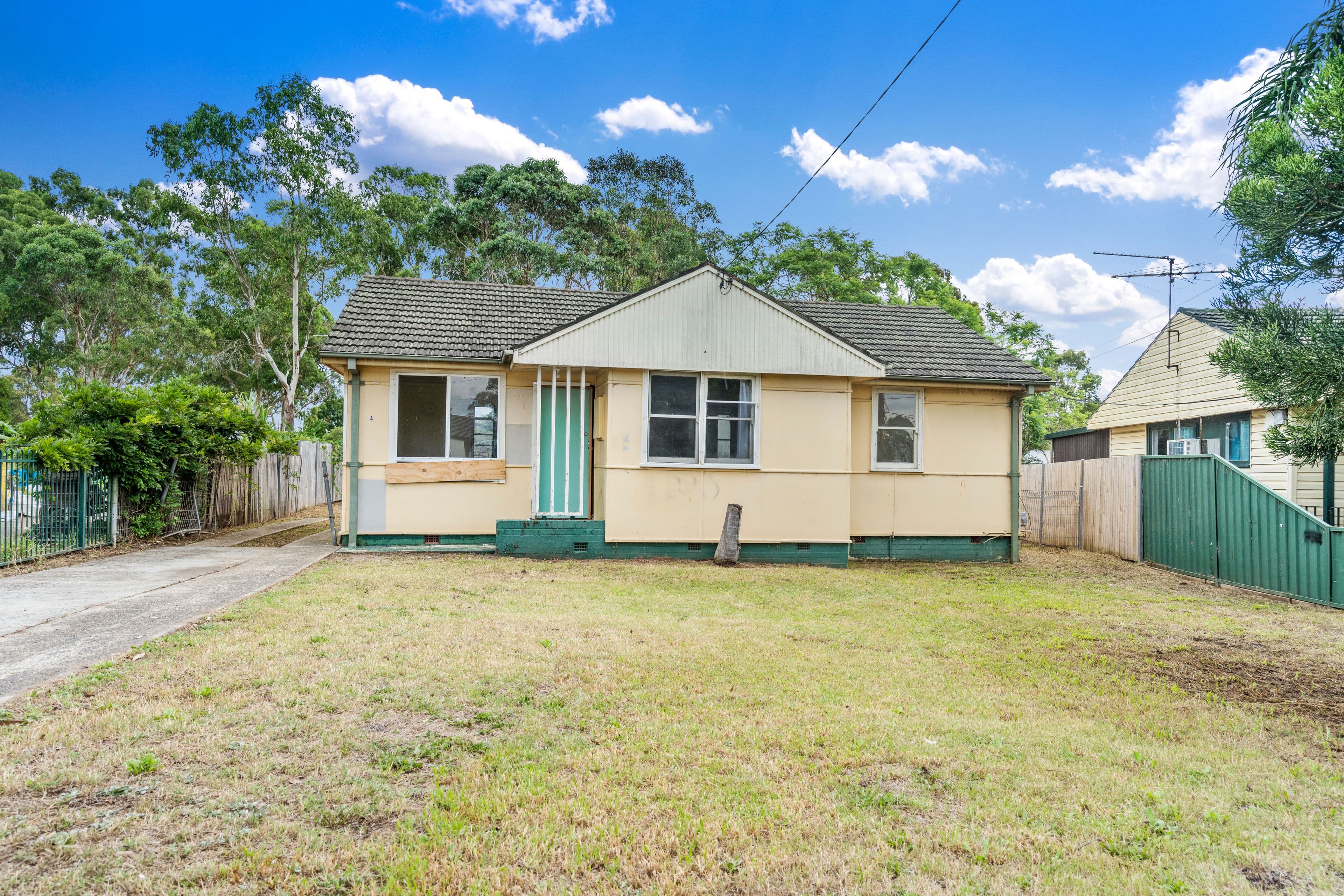 49 Guthega Crescent, Heckenberg NSW 2168, Heckenberg - Image 1