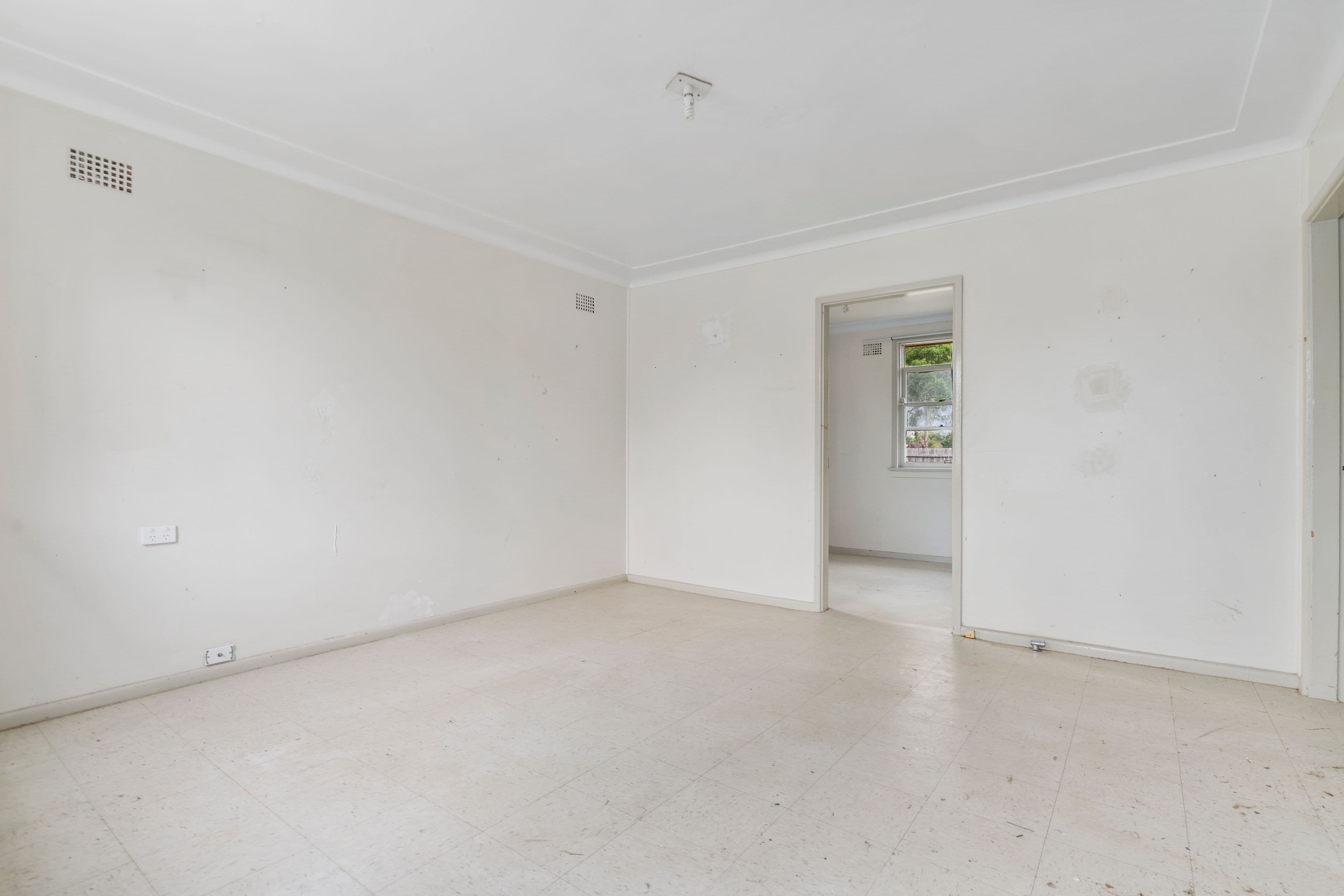 49 Guthega Crescent, Heckenberg NSW 2168, Heckenberg - Thumbnail 2