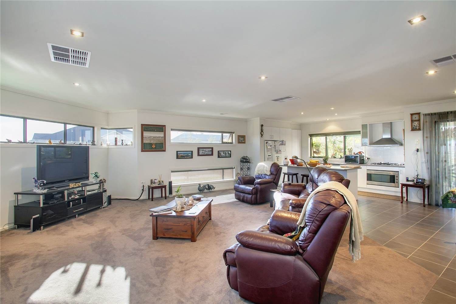 12-14 Canterbury Road West, LARA VIC 3212, Lara - Thumbnail 4