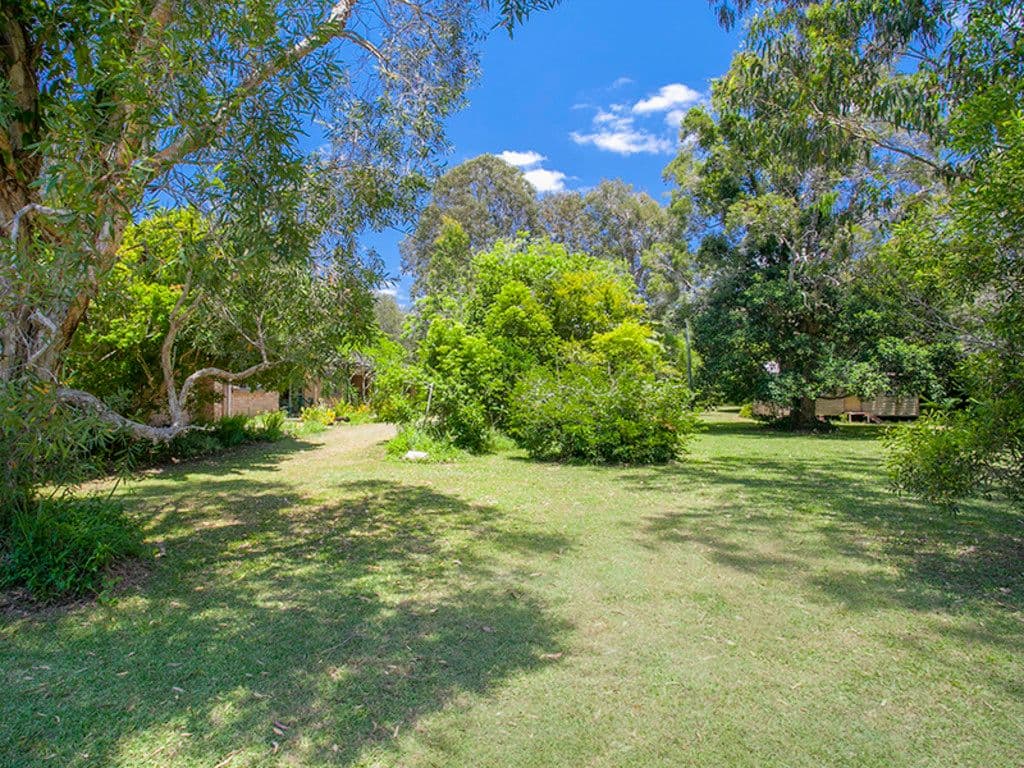 135 Lake Weyba Drive, NOOSAVILLE QLD 4566, Noosaville - Thumbnail 2