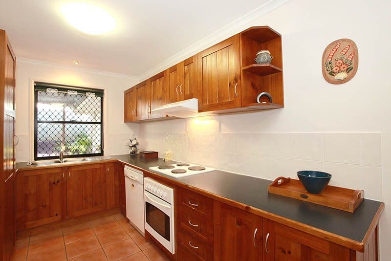 13 Hamel Road, HOLLAND PARK WEST QLD 4121, Holland Park West - Thumbnail 3