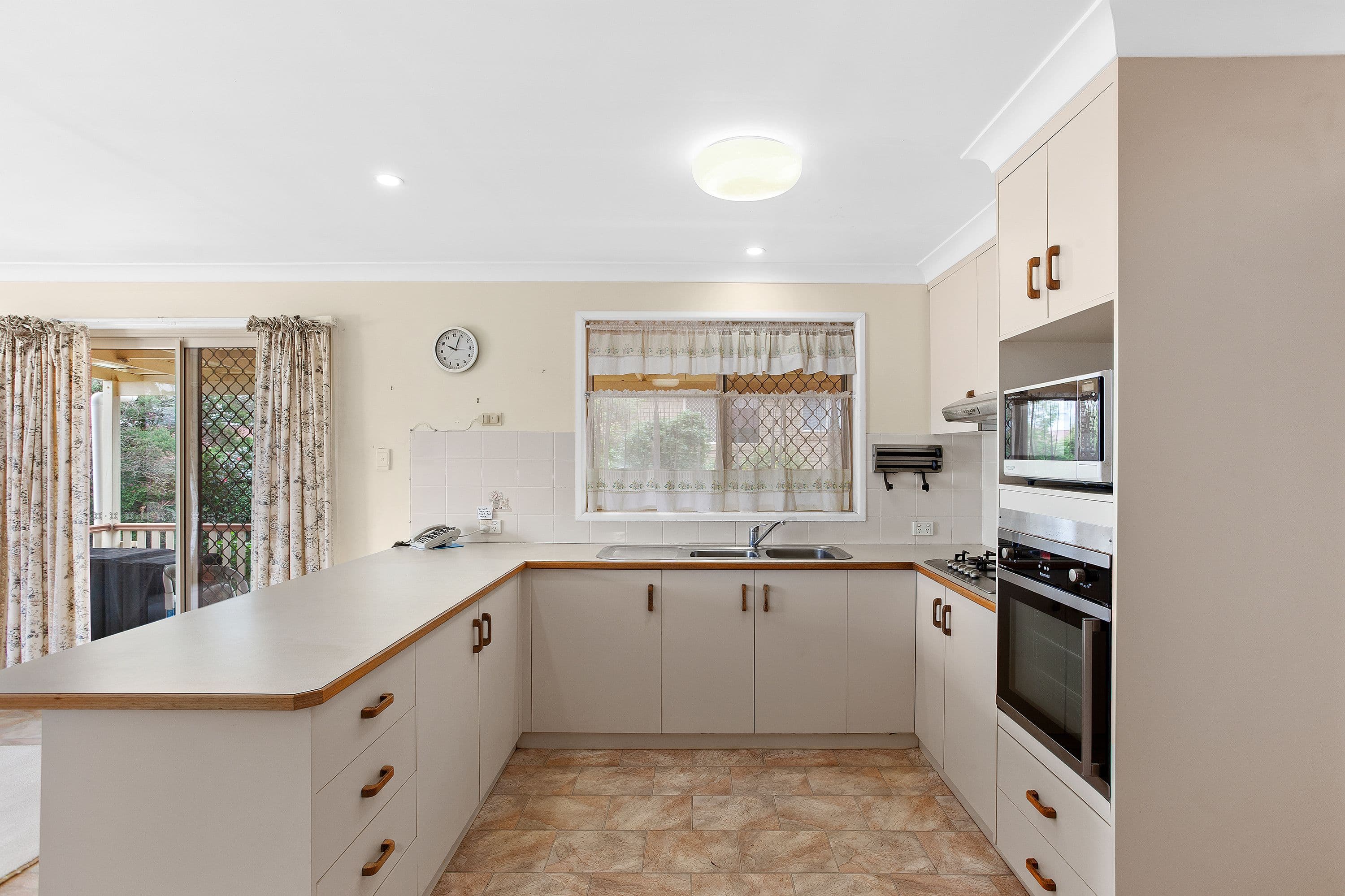 17 Carnation Court, Middle Ridge QLD 4350, Middle Ridge - Thumbnail 4
