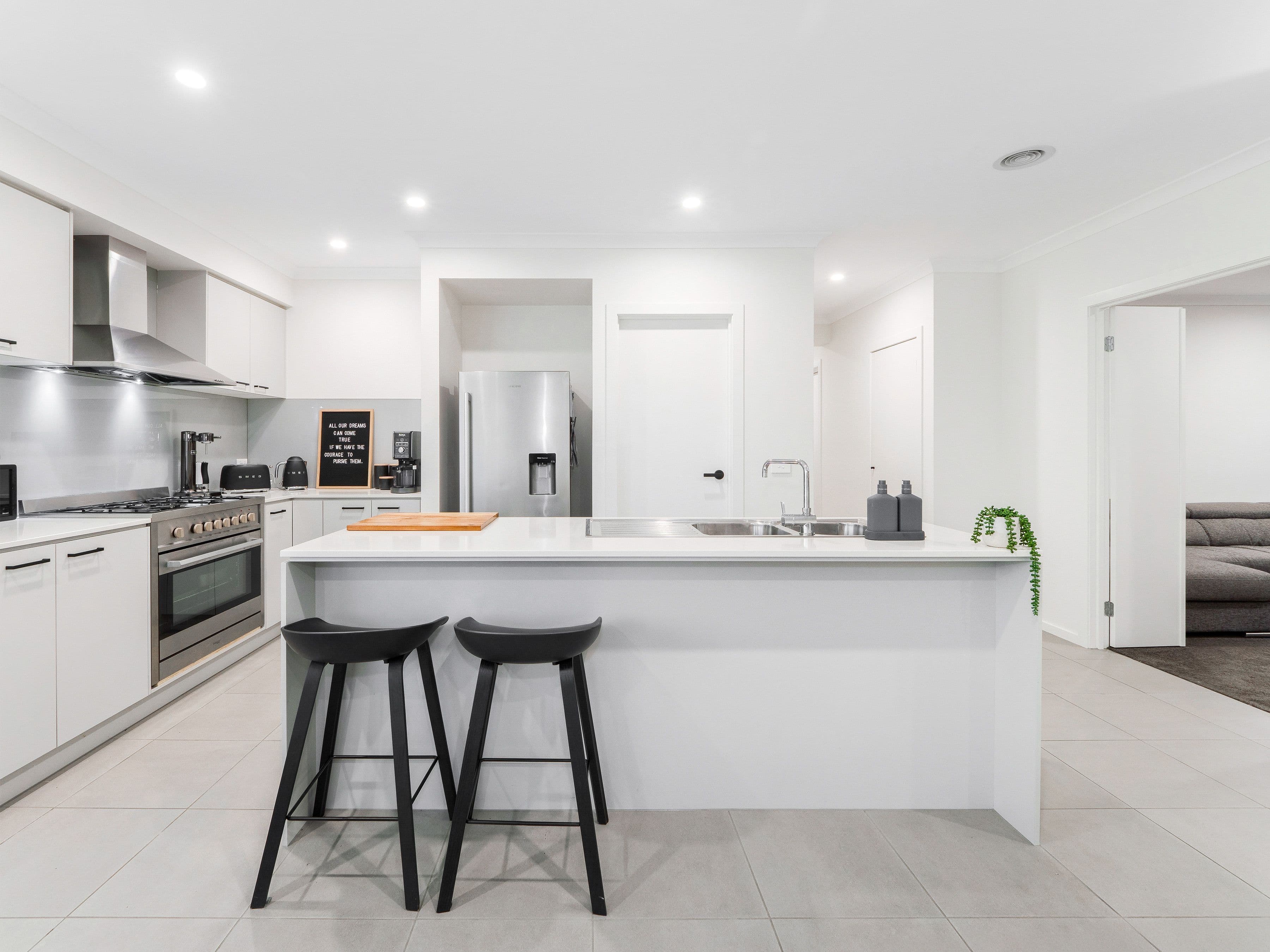 33 Hikari Crescent, Cranbourne South VIC 3977, Cranbourne South - Thumbnail 4