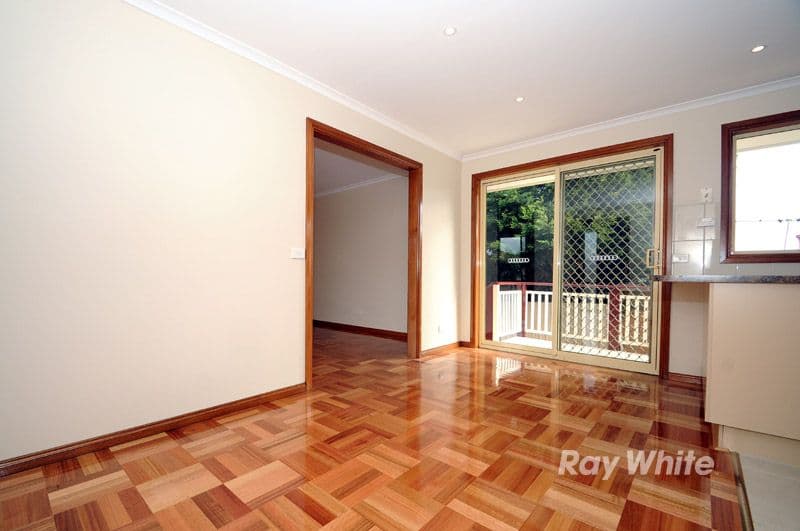 4 Bramwell Close, ENDEAVOUR HILLS VIC 3802, Endeavour Hills - Thumbnail 4