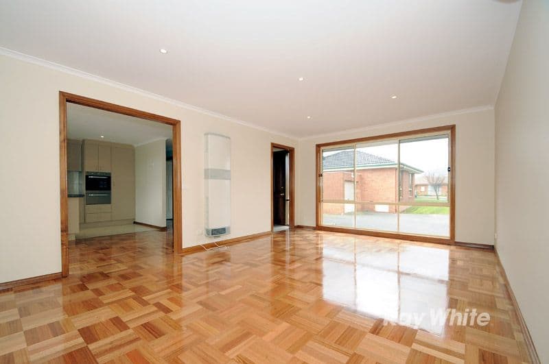 4 Bramwell Close, ENDEAVOUR HILLS VIC 3802, Endeavour Hills - Thumbnail 6