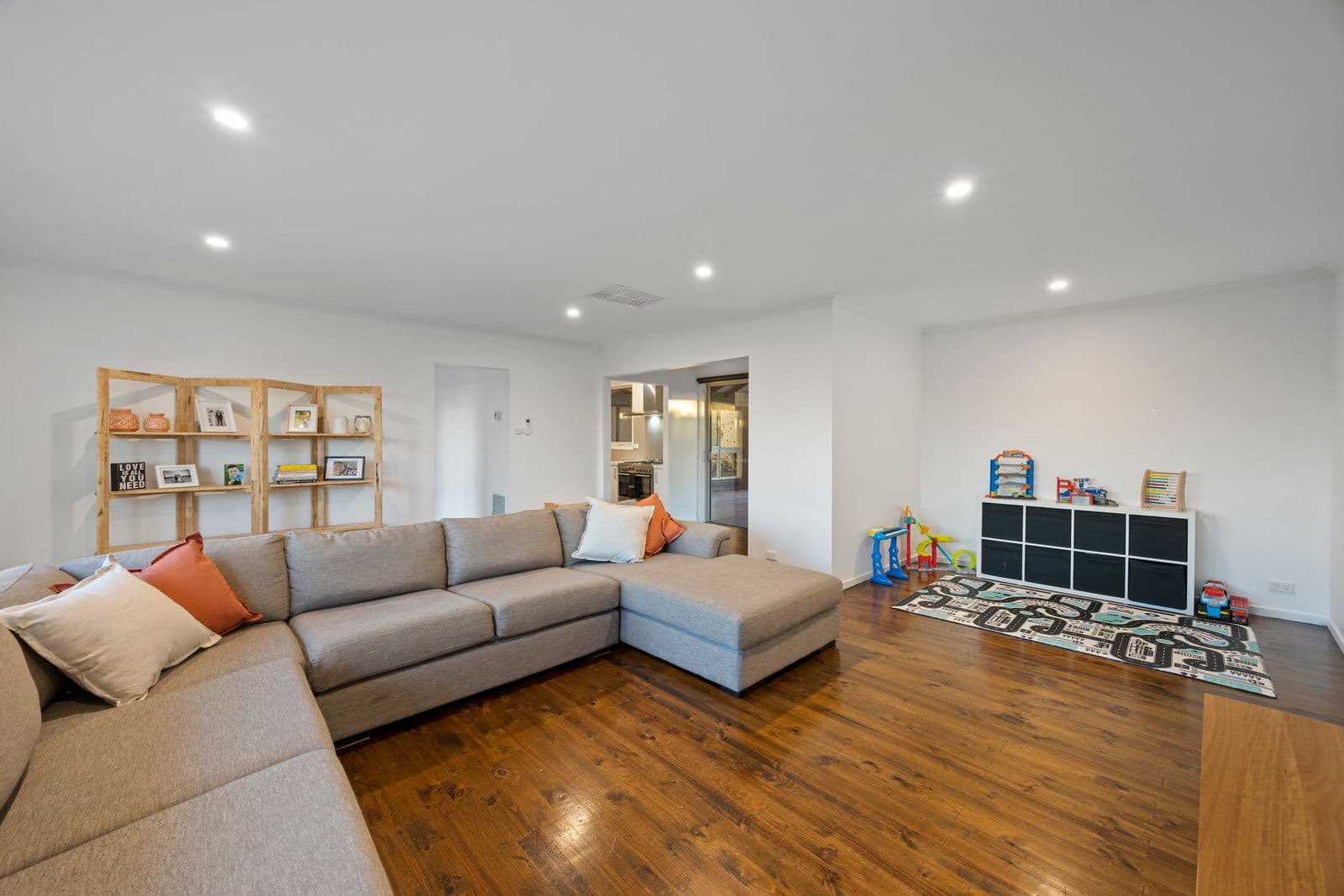 10 Crestway, Lilydale VIC 3140, Lilydale - Thumbnail 7