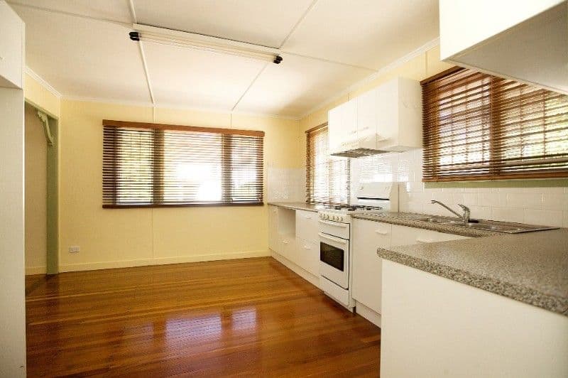 11 Kingsway Street, UPPER MOUNT GRAVATT QLD 4122, Upper Mount Gravatt - Thumbnail 2
