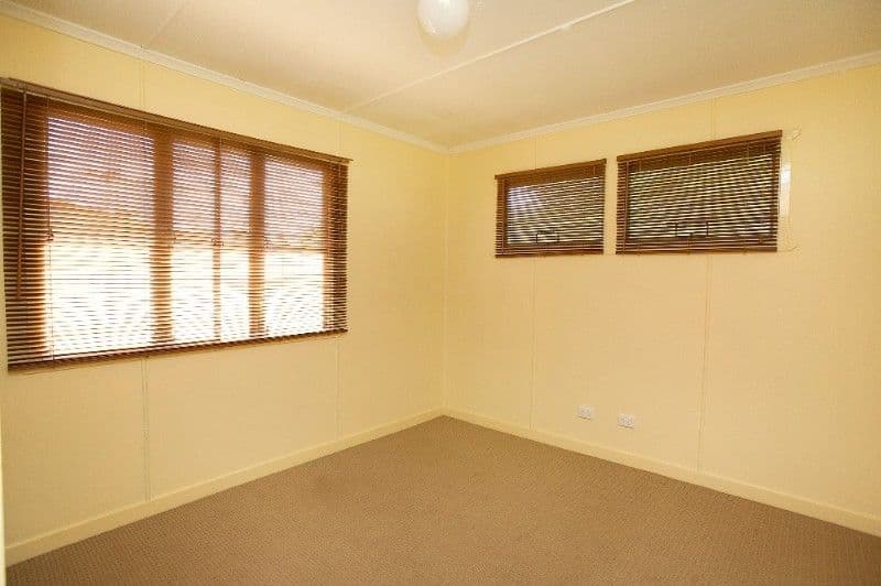 11 Kingsway Street, UPPER MOUNT GRAVATT QLD 4122, Upper Mount Gravatt - Thumbnail 8