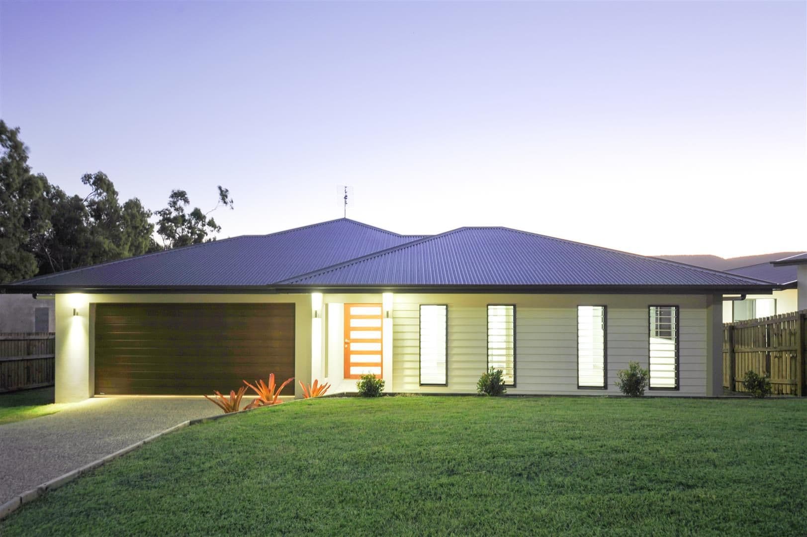 10 Pearl Street, CANNONVALE QLD 4802, Cannonvale - Image 1
