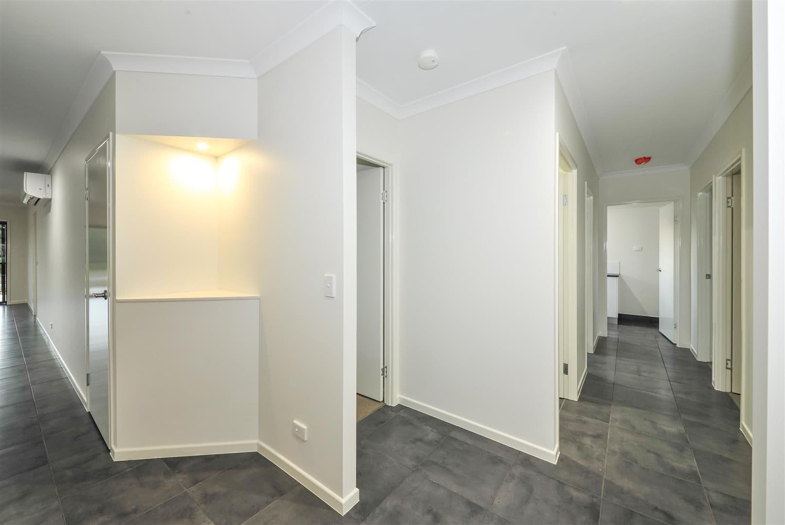 10 Pearl Street, CANNONVALE QLD 4802, Cannonvale - Thumbnail 6