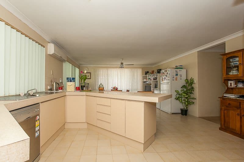 82 Goongarrie Drive, WAIKIKI WA 6169, Waikiki - Thumbnail 4