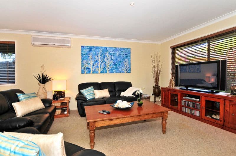 12 Darnel Street, ELANORA QLD 4221, Elanora - Thumbnail 4