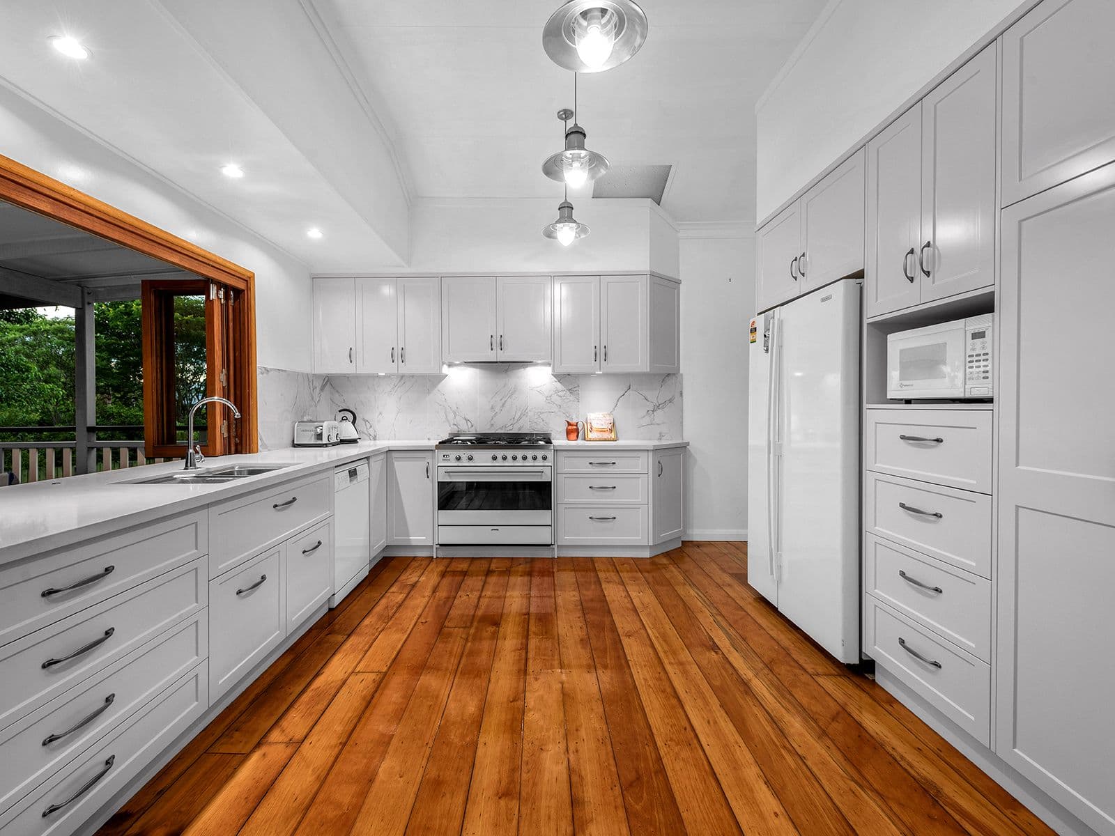 98 Bennetts Road, Camp Hill QLD 4152, Camp Hill - Thumbnail 5