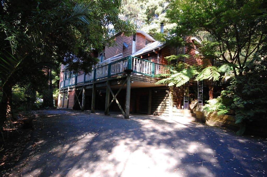 3 Glenholme Avenue, MOUNT EVELYN VIC 3796, Mount Evelyn - Thumbnail 2