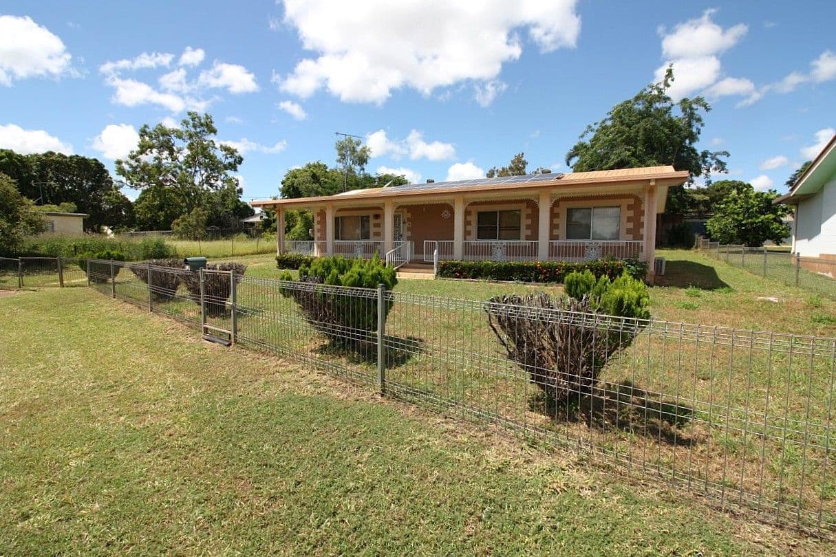 4 Bennelong Close, Richmond Hill QLD 4820, Richmond Hill - Image 1