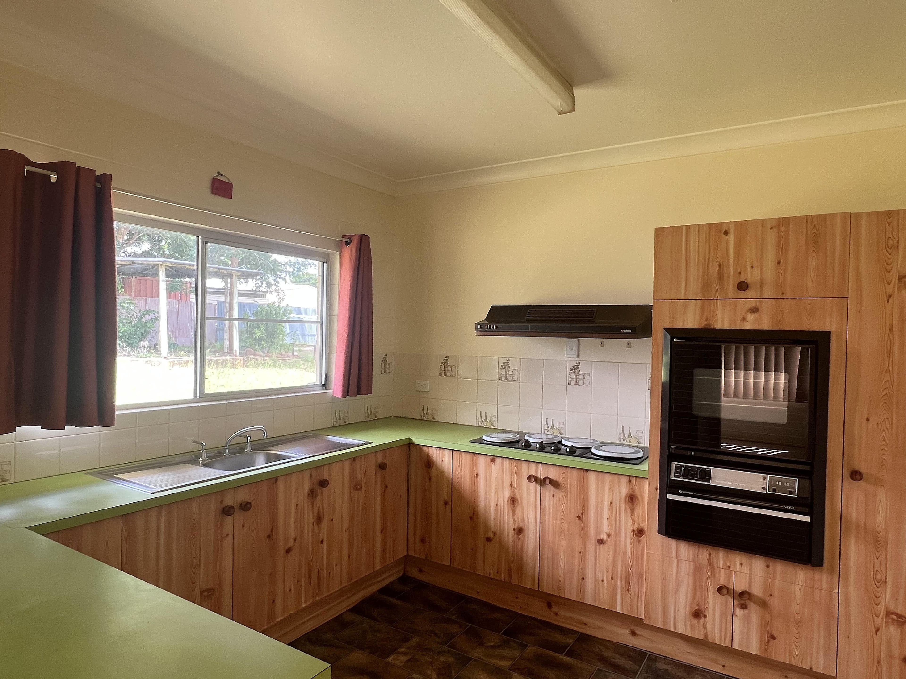 4 Bennelong Close, Richmond Hill QLD 4820, Richmond Hill - Thumbnail 2