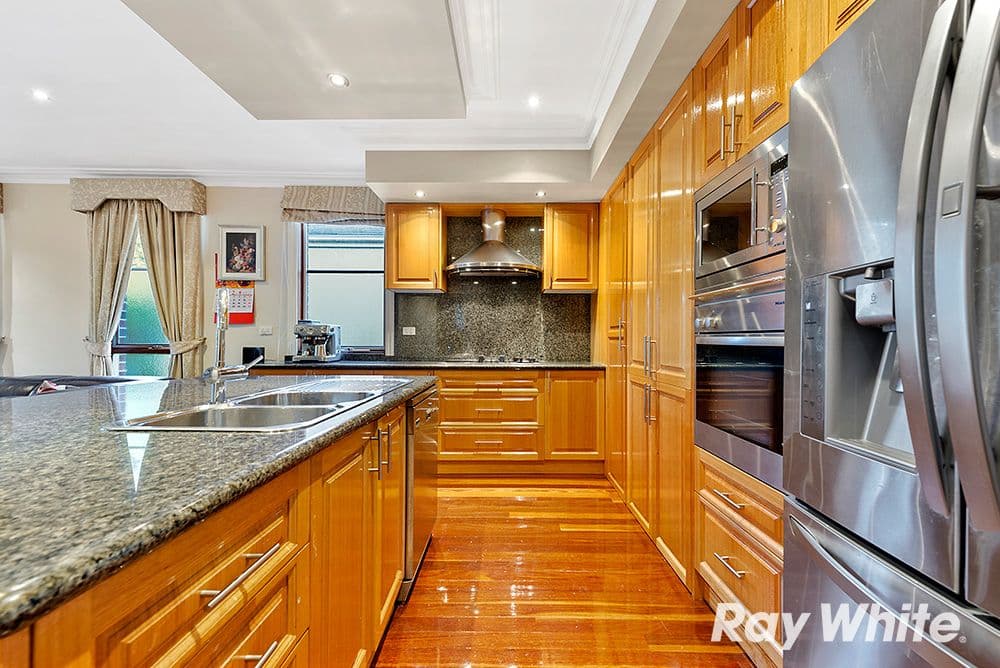 2 Golden View Court, Wheelers Hill VIC 3150, Wheelers Hill - Thumbnail 4