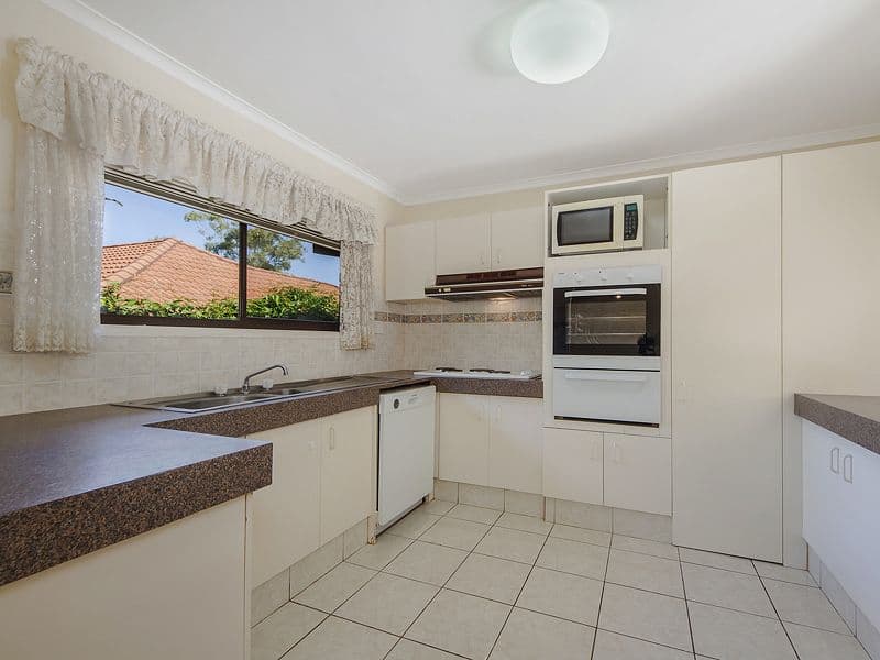27 Evans Drive, BENOWA QLD 4217, Benowa - Thumbnail 4