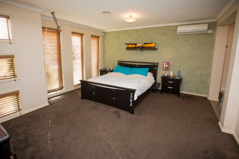 9 Paperbark Drive, PAKENHAM VIC 3810, Pakenham - Thumbnail 2