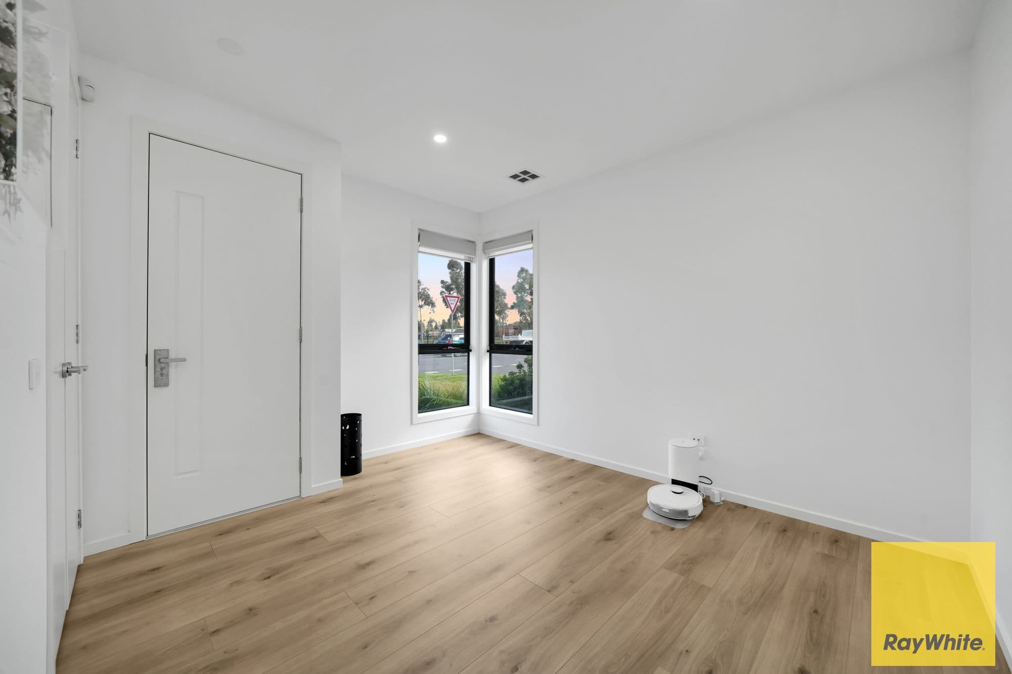 13 Martin Street, AINTREE VIC 3336, Aintree - Thumbnail 4