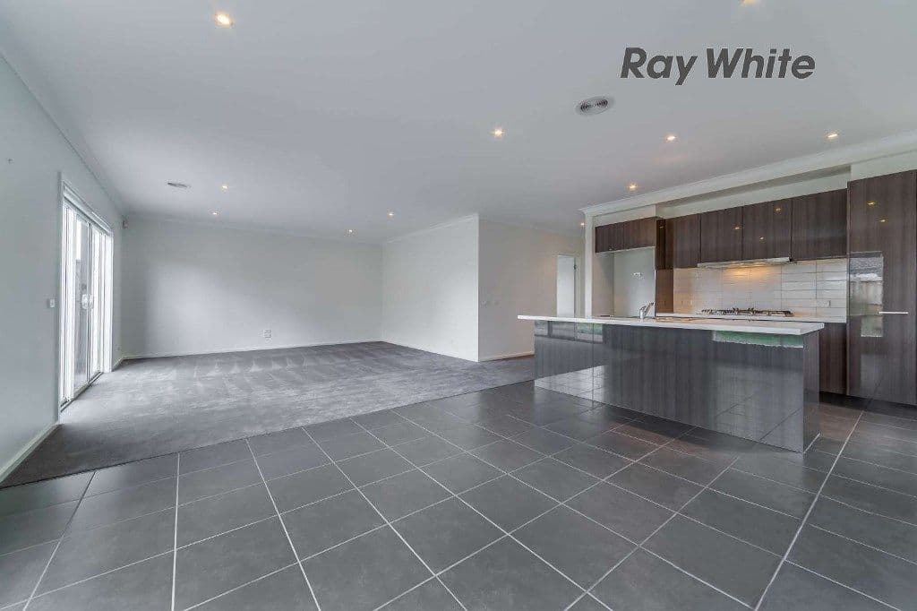 71 Barnstormer Boulevard, Point Cook VIC 3030, Point Cook - Thumbnail 2
