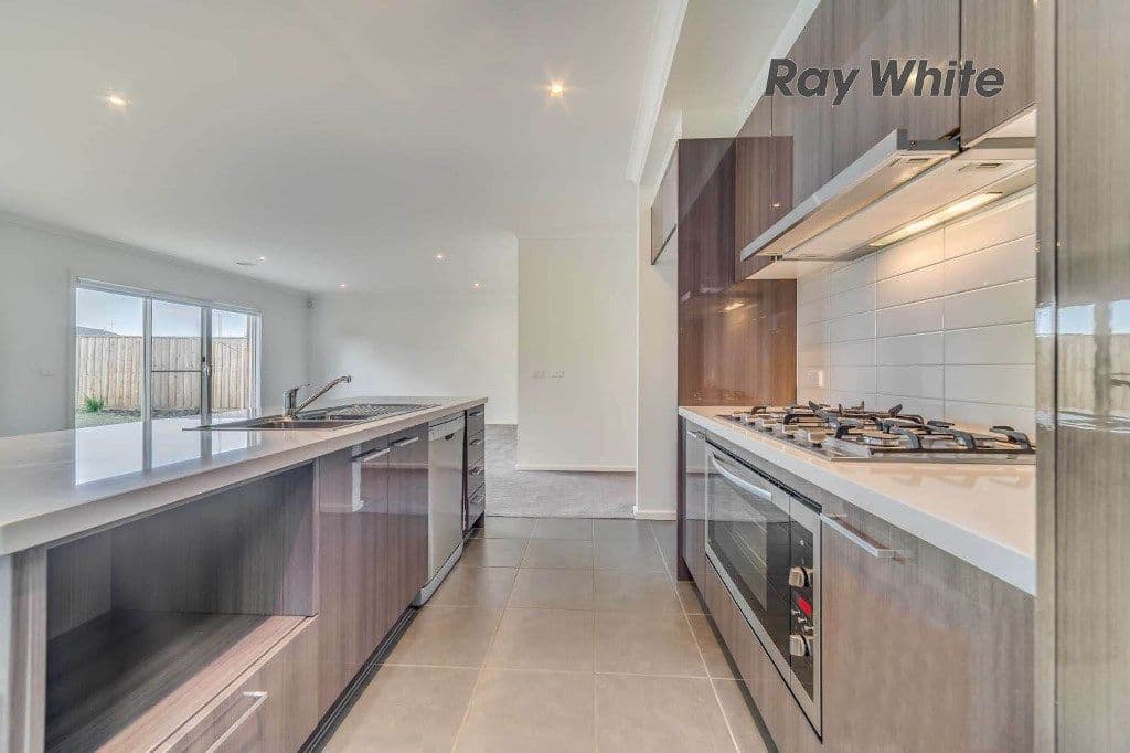 71 Barnstormer Boulevard, Point Cook VIC 3030, Point Cook - Thumbnail 5