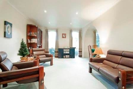 71  Birchfield Crescent, WANTIRNA VIC 3152, Wantirna - Thumbnail 2
