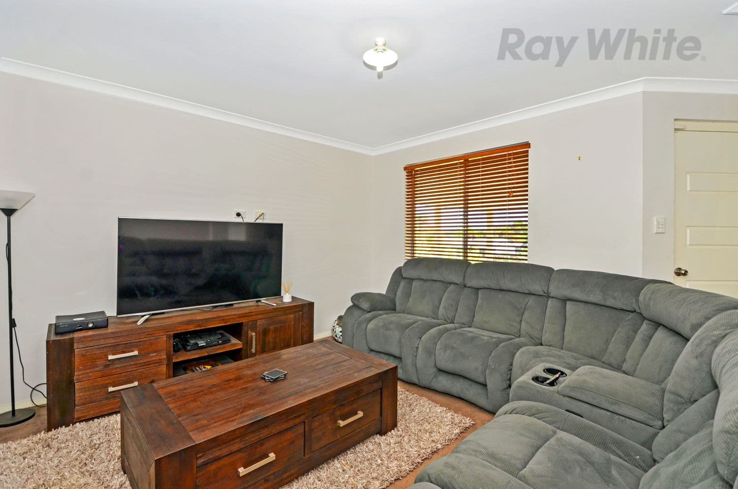 81 Katoomba Street, Orana WA 6330, Orana - Thumbnail 4