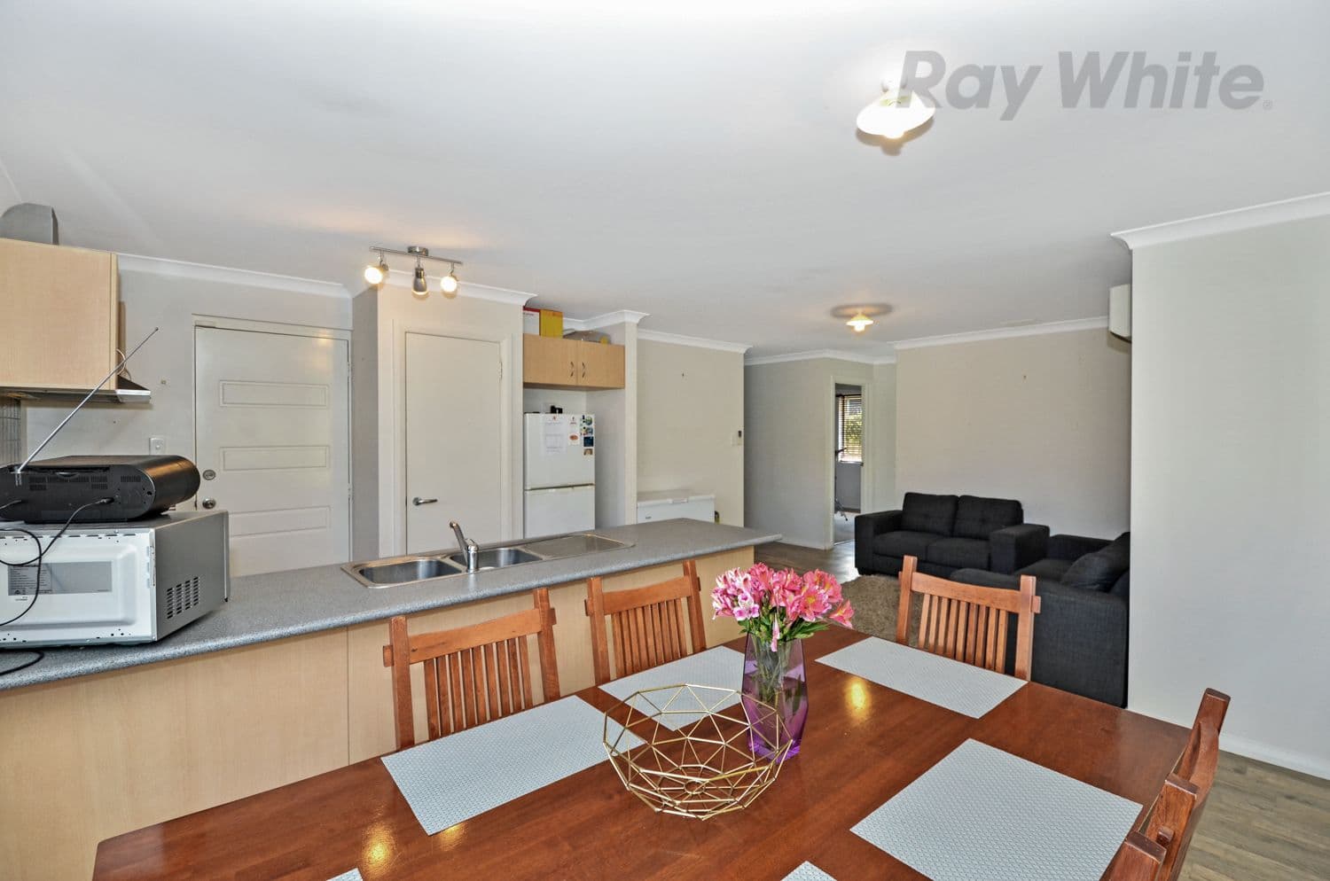 81 Katoomba Street, Orana WA 6330, Orana - Thumbnail 7