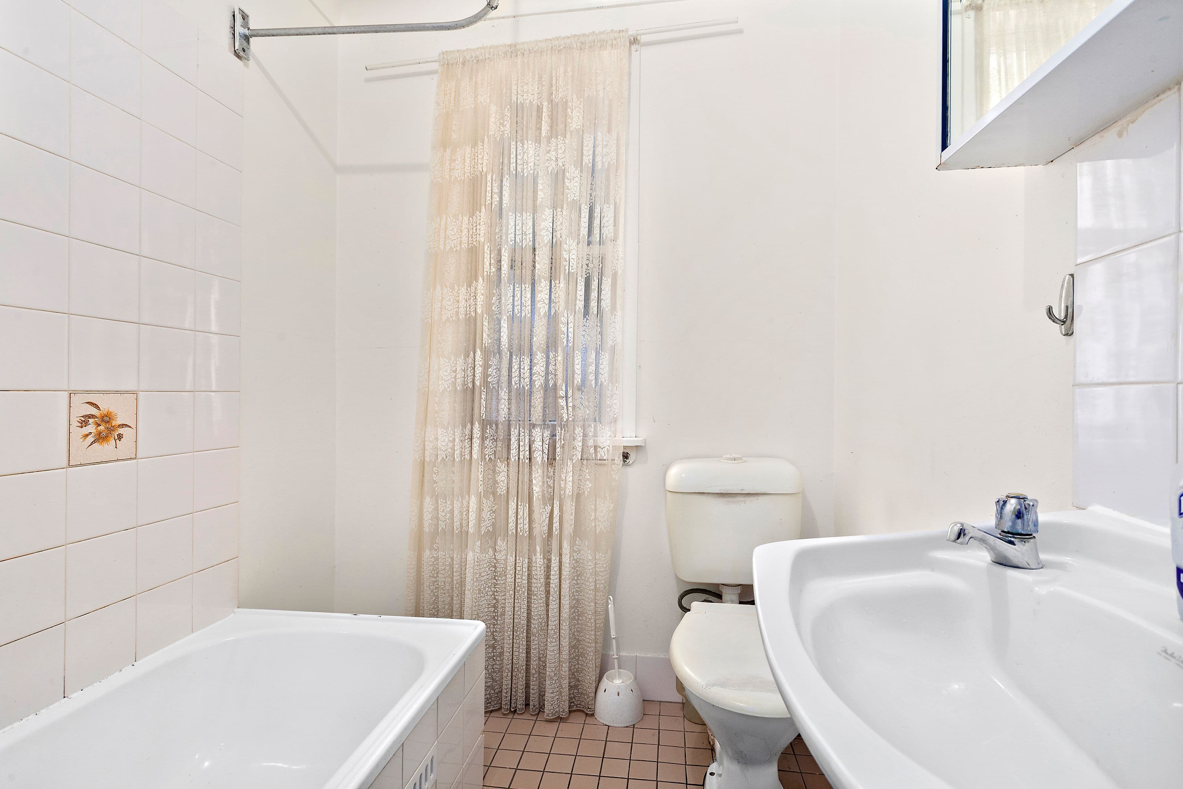 90 The Kingsway, Barrack Heights - Thumbnail 4