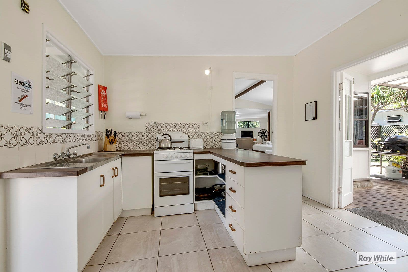 18 Esplanade, The Keppels QLD 4700, The Keppels - Thumbnail 6