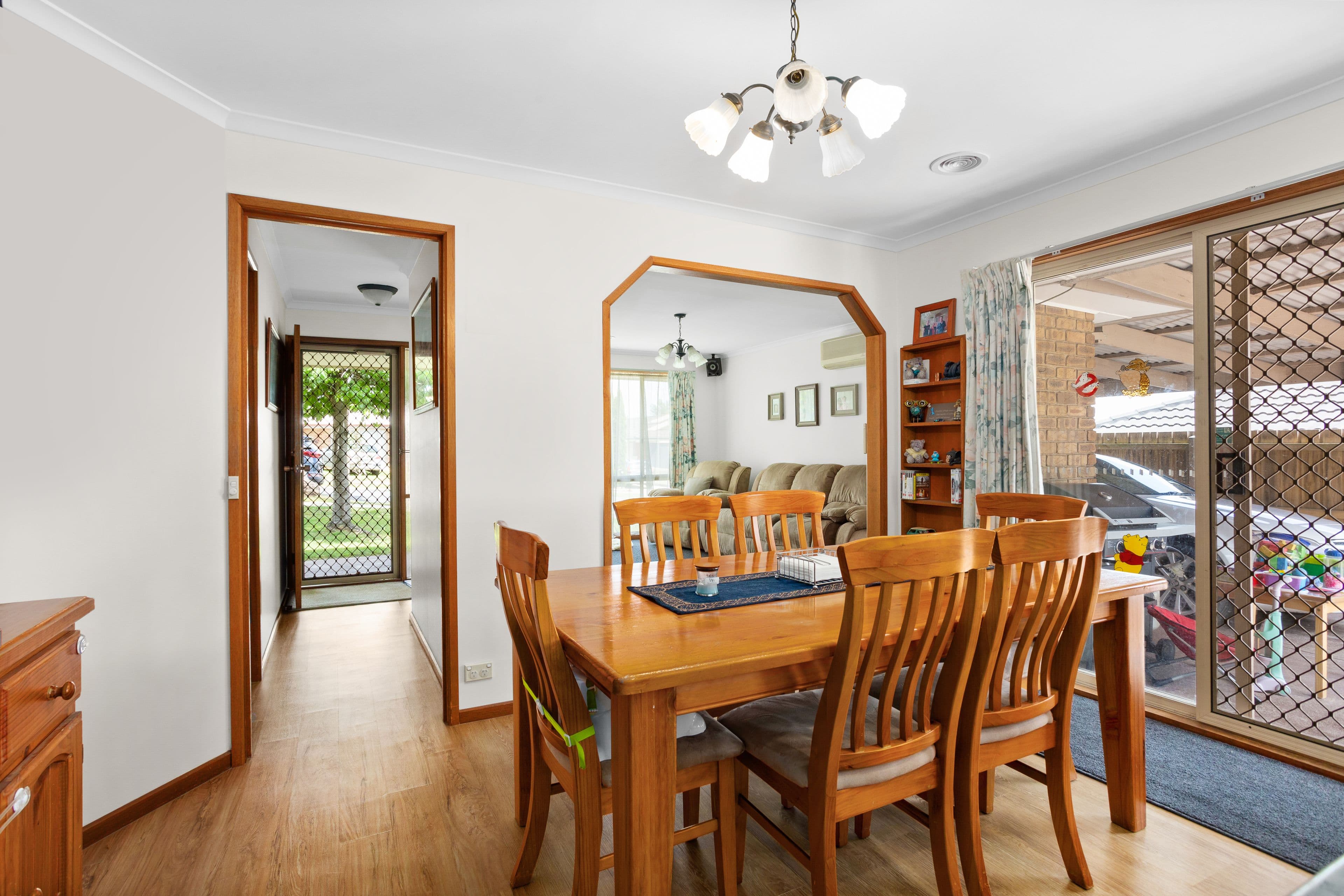 15 Helen Street, Drouin VIC 3818, Drouin - Thumbnail 2