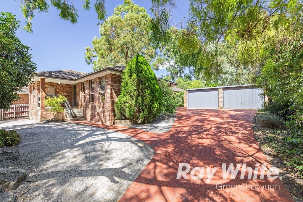 13 Everleigh Drive, Diamond Creek VIC 3089, Diamond Creek - Thumbnail 2