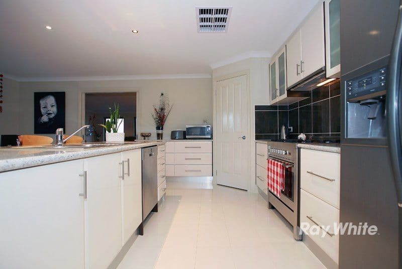 52 Greenmist Crescent, CRANBOURNE SOUTH VIC 3977, Cranbourne South - Thumbnail 4
