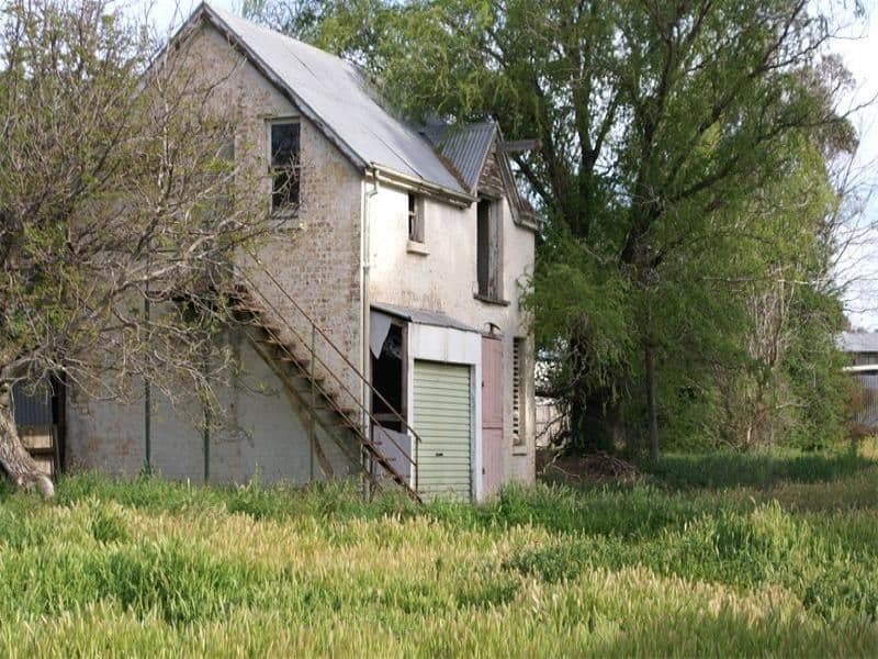 46 Bank Street, MOLONG NSW 2866, Molong - Thumbnail 2