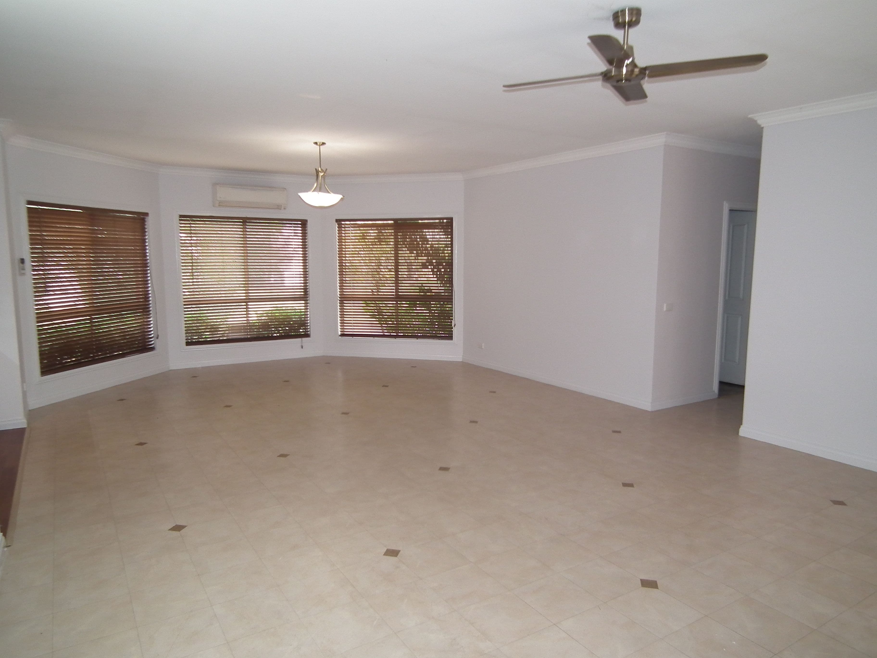 7 Hughes Street South, Avenel VIC 3664, Avenel - Thumbnail 3
