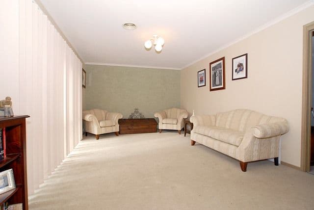 44 Maple Crescent, HOPPERS CROSSING VIC 3029, Hoppers Crossing - Thumbnail 2