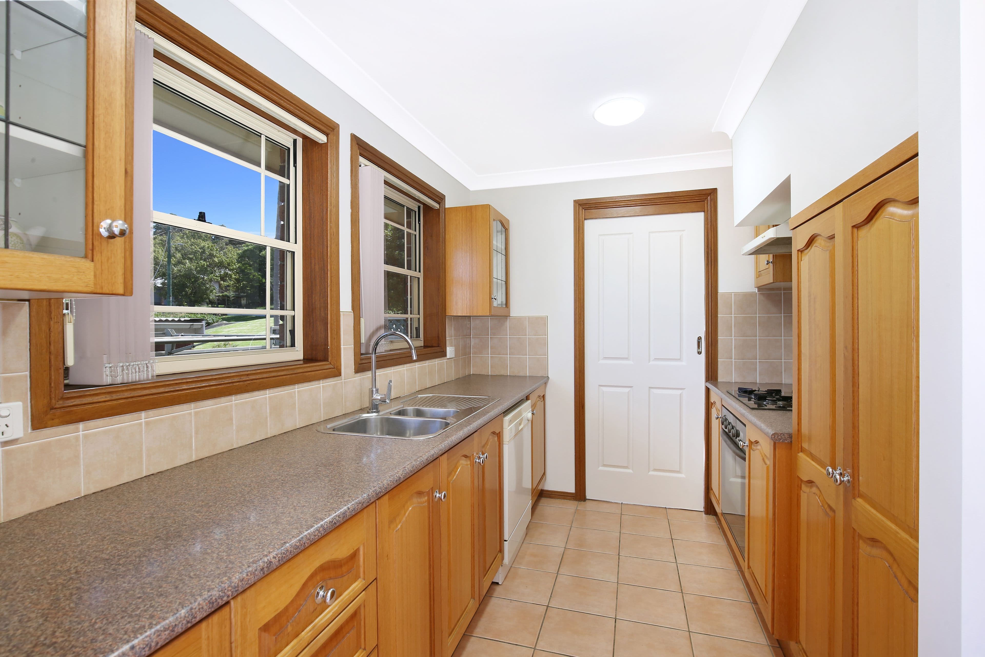 27 Bellevue Road, Figtree NSW 2525, Figtree - Thumbnail 2