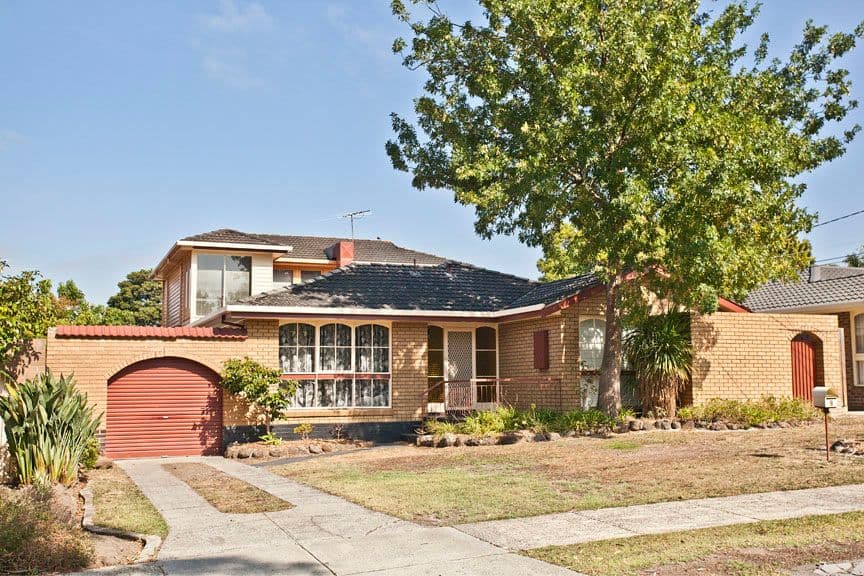 9 Lancelot Crescent, GLEN WAVERLEY VIC 3150, Glen Waverley - Image 1