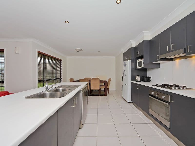 20 Heatherdale Drive, UPPER COOMERA QLD 4209, Upper Coomera - Thumbnail 3