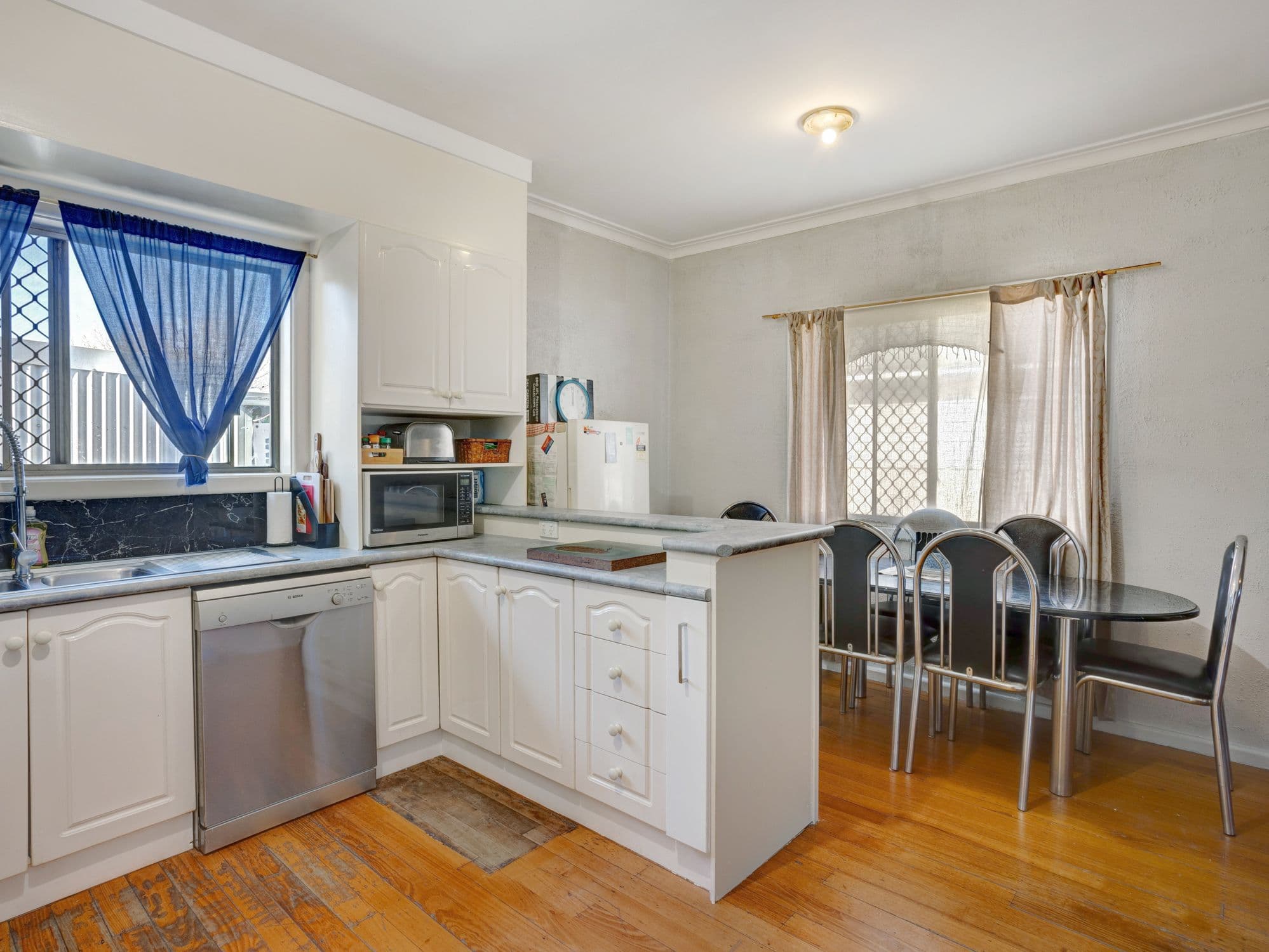 952 Calimo Street, North Albury NSW 2640, North Albury - Thumbnail 5
